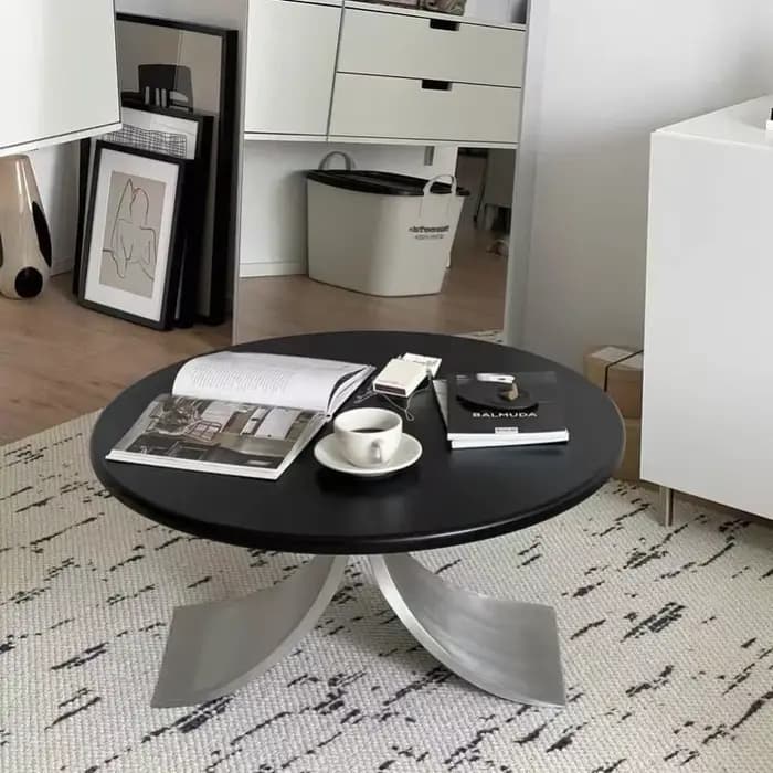 Table basse ronde classique en bois massif