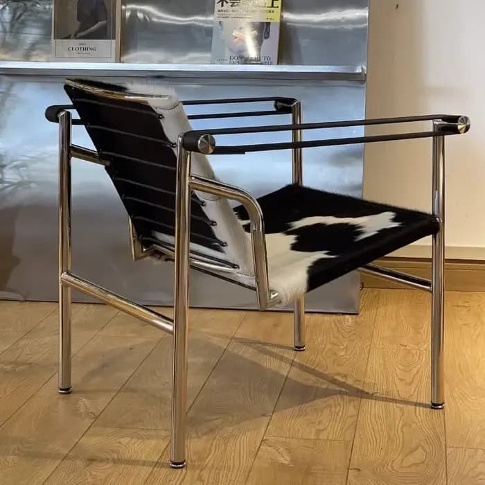 Fauteuil simple de style italien Le Corbusier, fauteuil design vintage, fauteuil de loisirs en acier