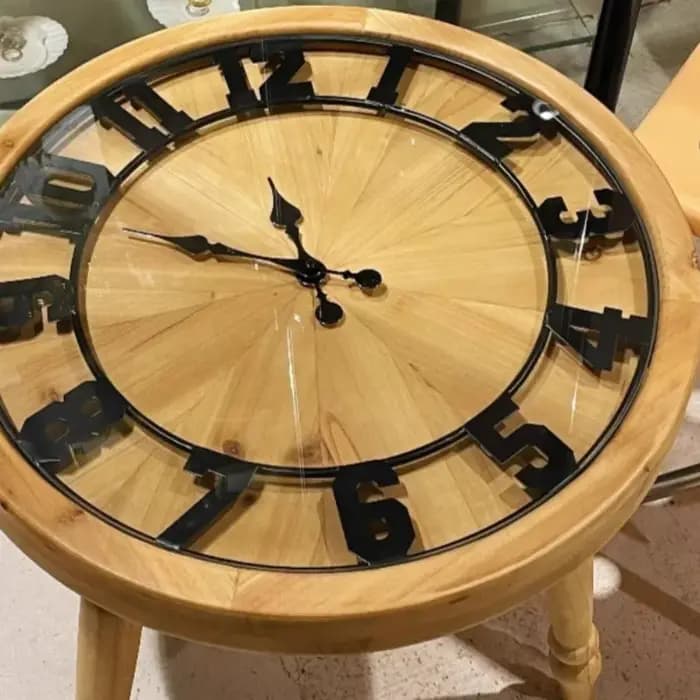 Table basse minimaliste en bois massif avec ornements