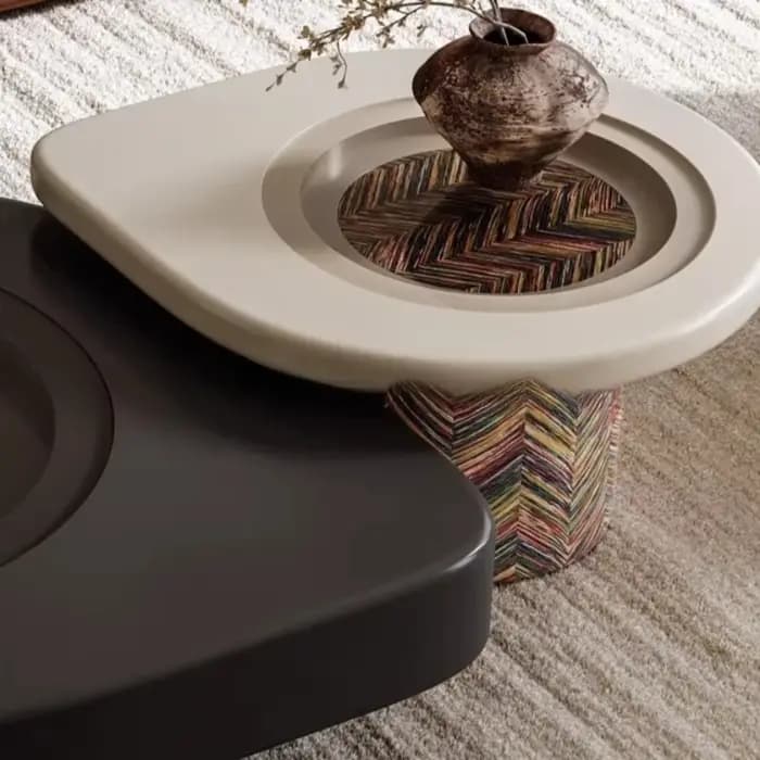 Table basse en bois massif avec rangement