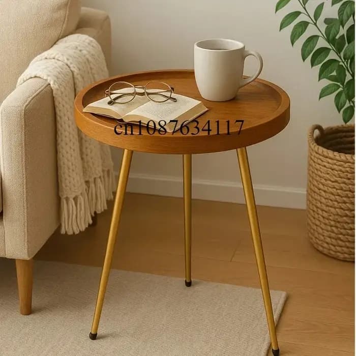 Table d'appoint ronde nordique minimaliste avec pieds dorés