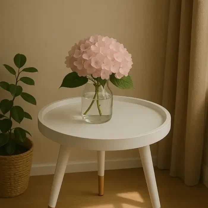 Table d'appoint ronde nordique minimaliste avec pieds dorés
