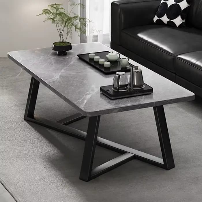 Table basse moderne avec plateau texturé en marbre