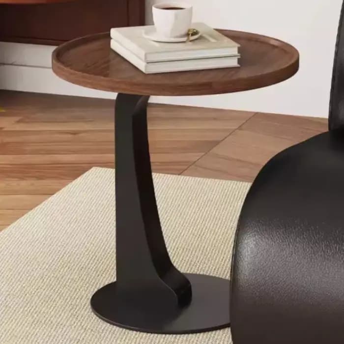 Table d'appoint basse ronde en forme de C