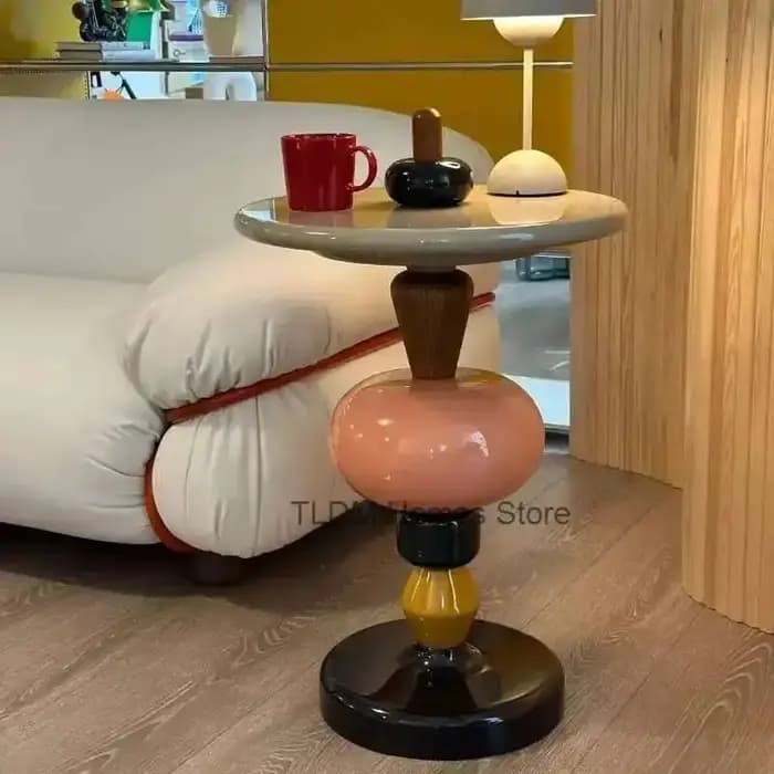 Table d'appoint créative, petite table ronde de couleur simple pour tomates sur bâtons modernes