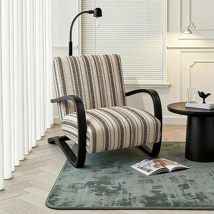 Chaises de salon en bois