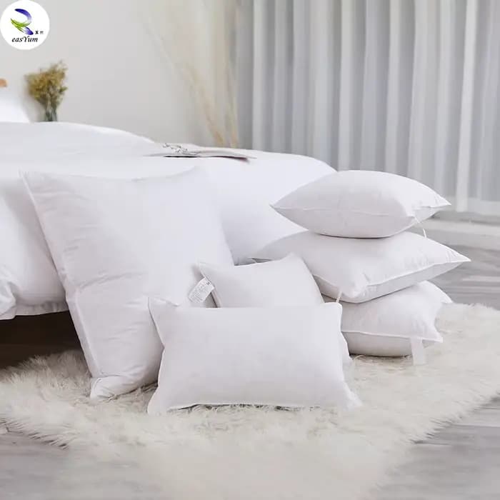 Coussin carré en plumes d'oie 100% coton