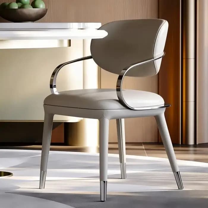 Chaise de salle à manger italienne minimaliste de luxe léger, ergonomique avec accoudoirs courbés, design élégant pour petits espaces, confort et décoration.