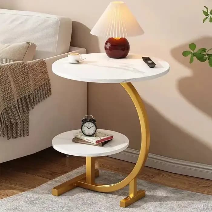 Petite table simple pour chambre à coucher