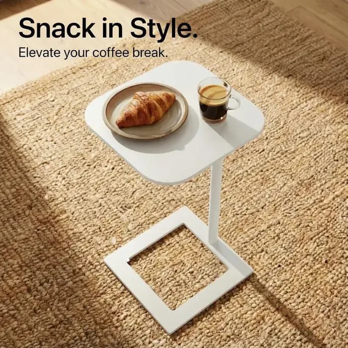 Table d'appoint stable en forme de C qui se glisse sous le canapé