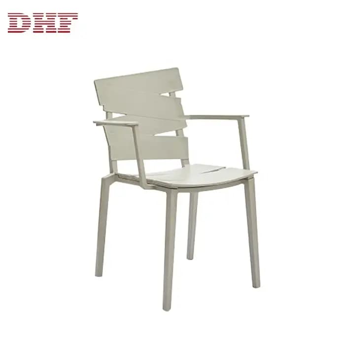 Accoudoir enchêlé confortable PP fauteuil moderne pour restaurants