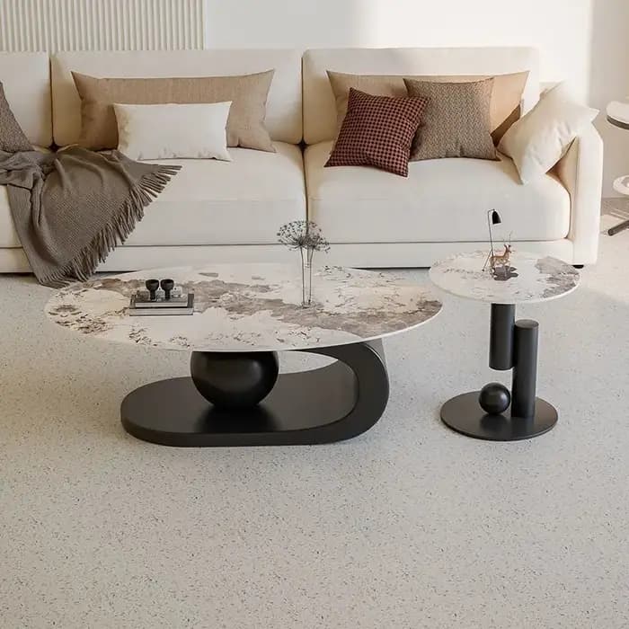 Table basse en marbre de luxe avec base en métal doré