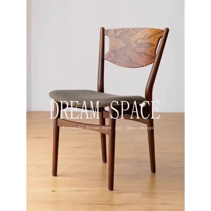 Chaise de salle à manger en bois massif de style médiéval