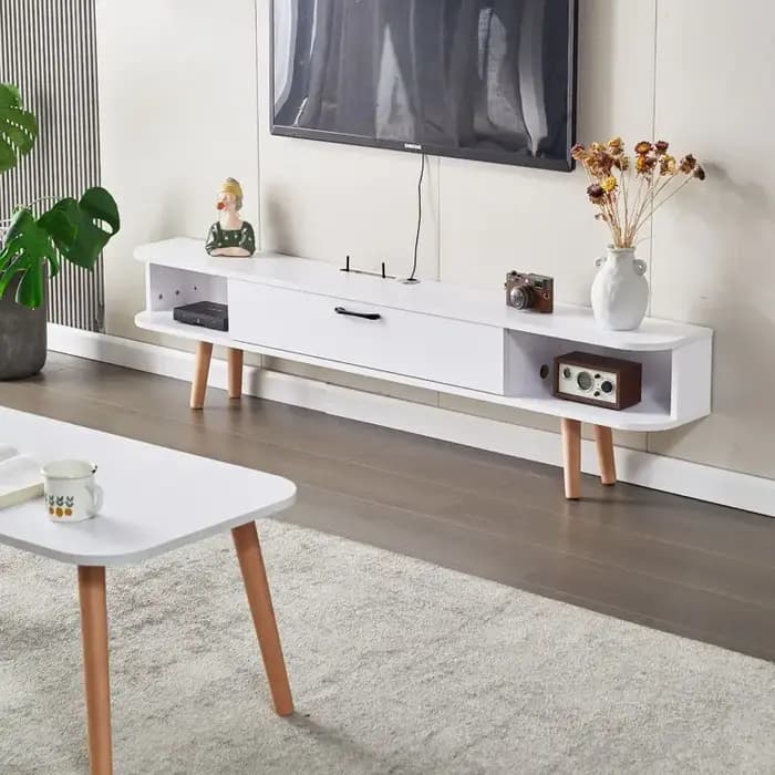 Meuble TV en bois massif pour petit appartement