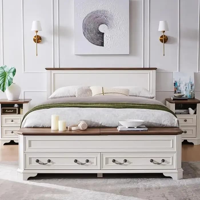 Lit king-size style farmhouse avec tête de lit et banc de rangement, lit plateforme en bois rustique