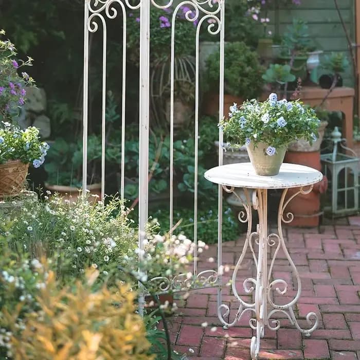 Table d'appoint ronde d'extérieur en métal et fer