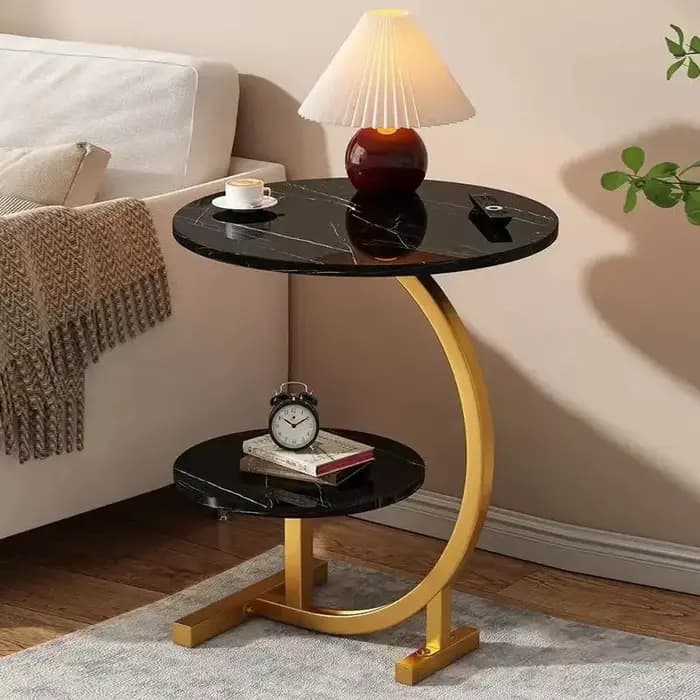 Petite table simple pour chambre à coucher