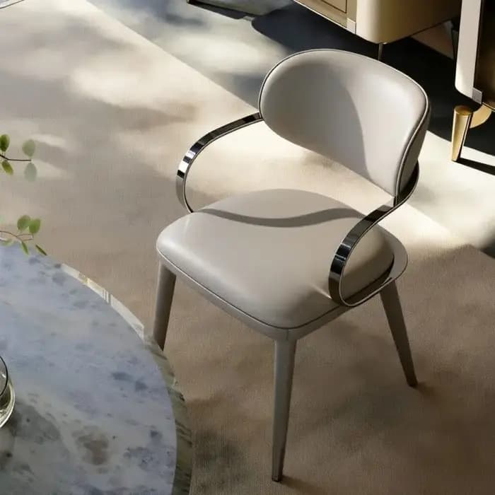 Chaise de salle à manger italienne minimaliste de luxe léger, ergonomique avec accoudoirs courbés, design élégant pour petits espaces, confort et décoration.