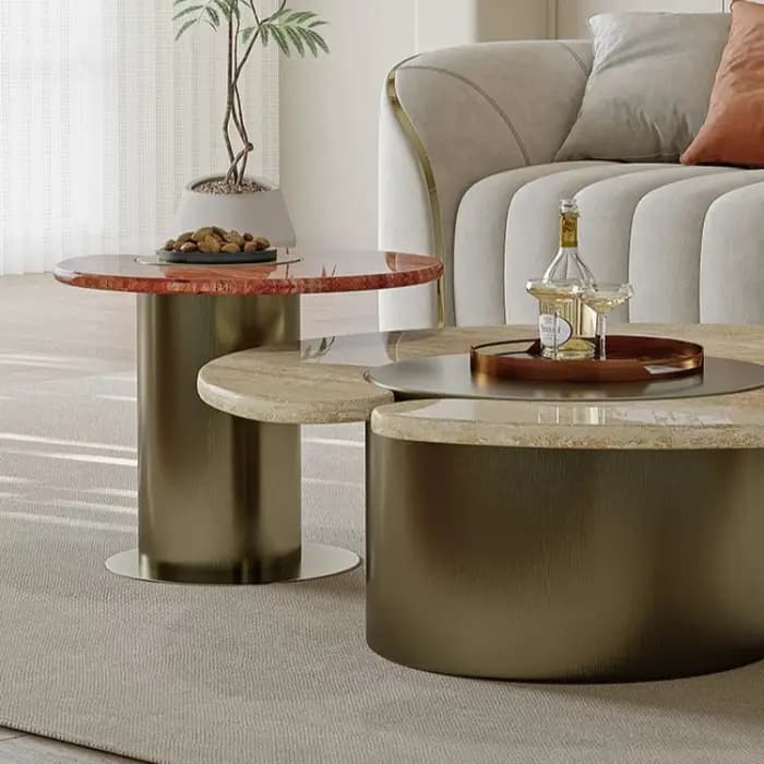 Table basse irrégulière en marbre chromé pour salon