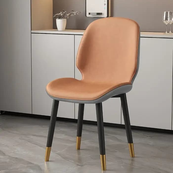 Chaise de salle à manger moderne, design ergonomique blanc et marron avec structure en métal, siège