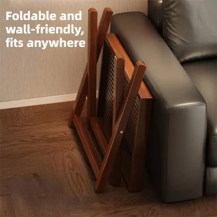 Petite table en bois avec base robuste
