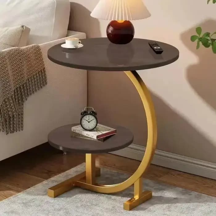 Petite table simple pour chambre à coucher