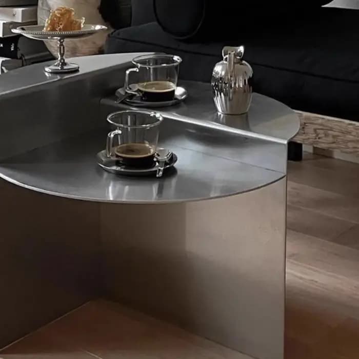 Table d'appoint minimaliste en métal pour canapé