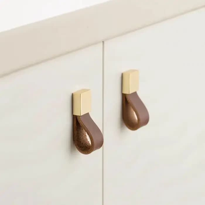 Armoire de cuisine en cuir de vachette noir marron Foy
