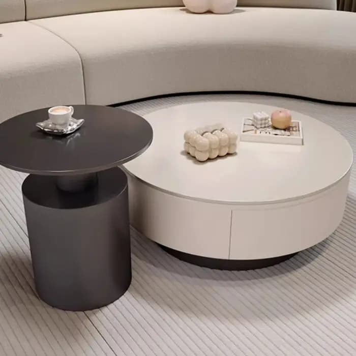 Tables basses transparentes de styliste