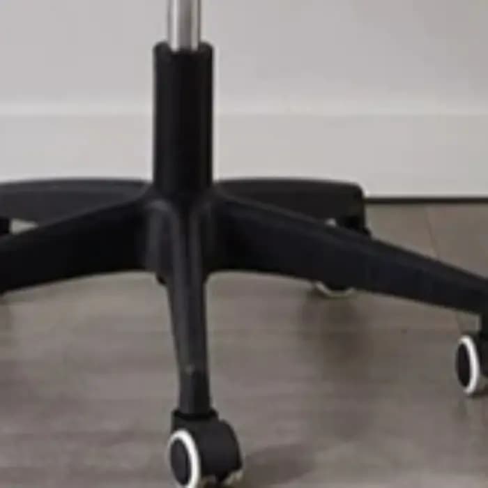 Fauteuils pivotants individuels pour salon