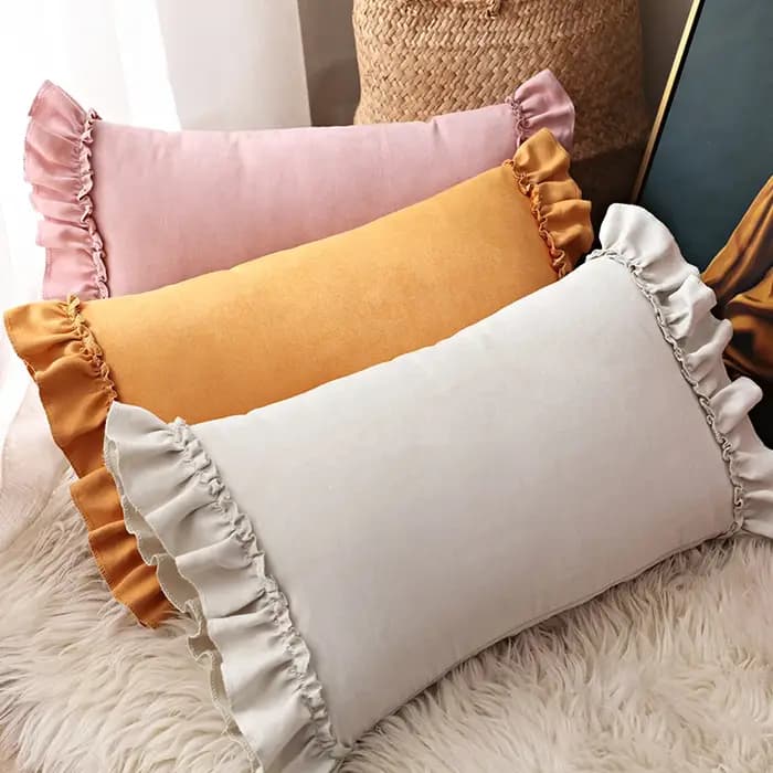 Juste de coussin en faux daim doux à volants