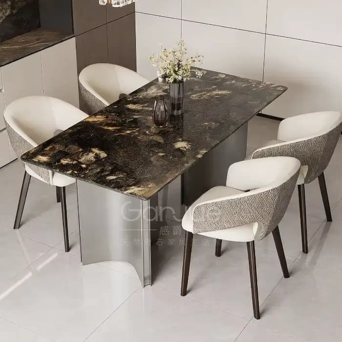 Chaises italiennes pour salon