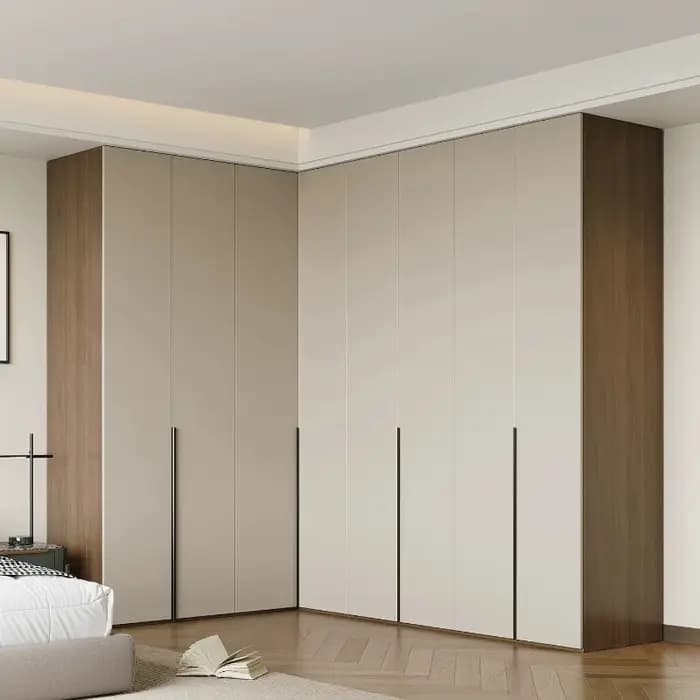 Armoire Rétro en Bois Massif