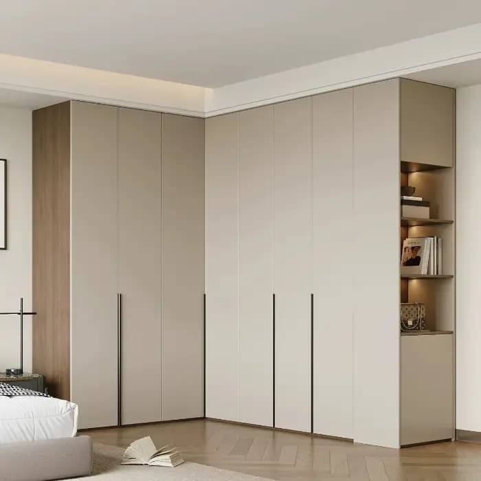 Armoire Rétro en Bois Massif