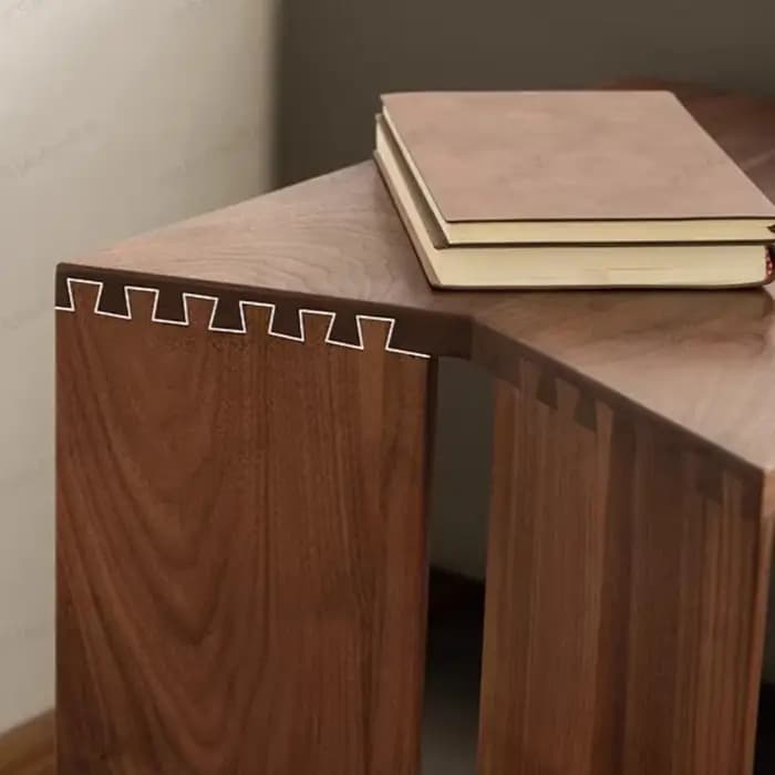 Table d'appoint nordique en forme de C