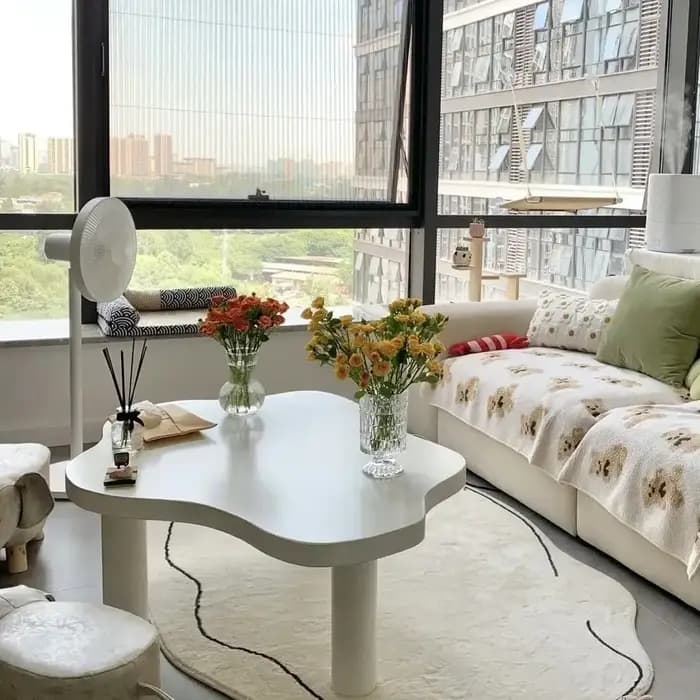 Table d'appoint basse nordique en forme de nuage