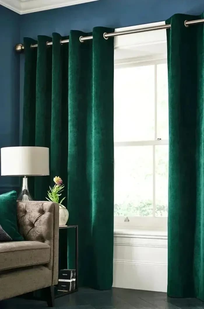 Rideaux occultants épais en velours bleu de luxe pour salon