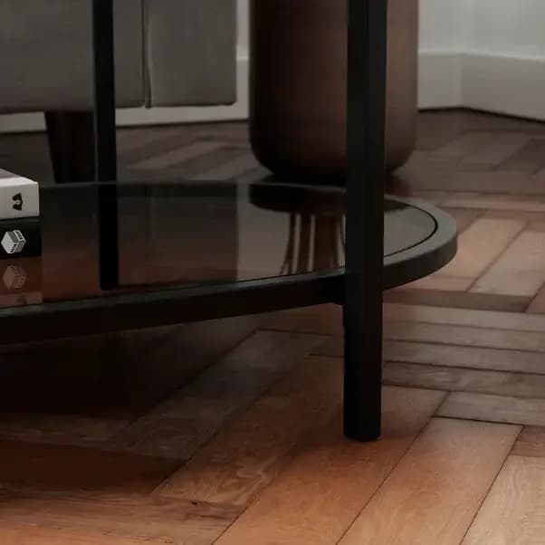 Table basse moderne à deux niveaux en verre avec pieds en métal noir - Meuble de salon pour café