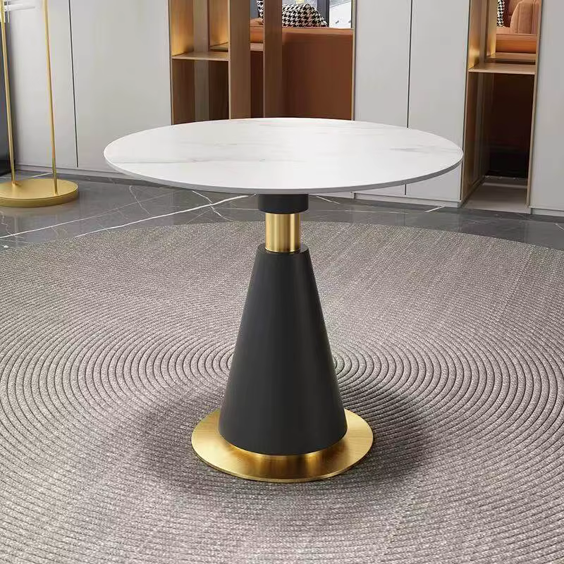 Table à manger ronde moderne avec plateau en imitation marbre, base noire avec accents dorés pour sa