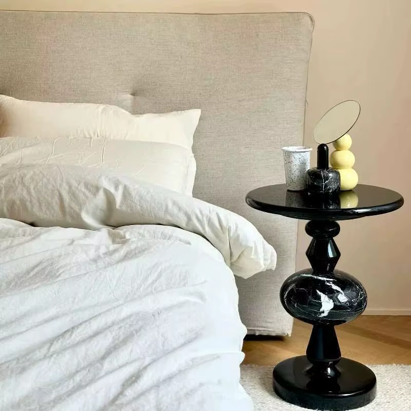 Table d'appoint créative, petite table ronde de couleur simple pour tomates sur bâtons modernes