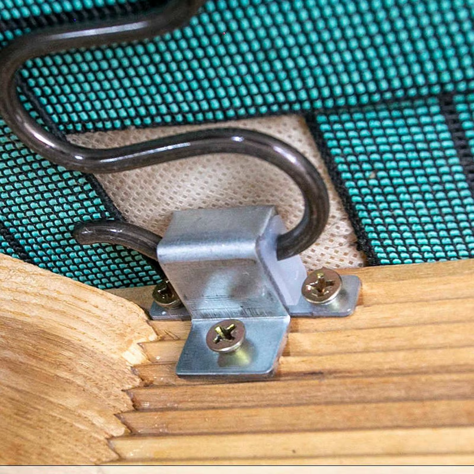 Clips à ressort pour canapé