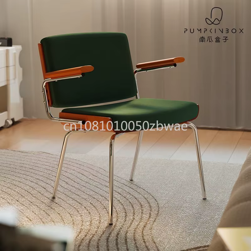 Fauteuil de style vintage en bois massif avec assise rembourrée