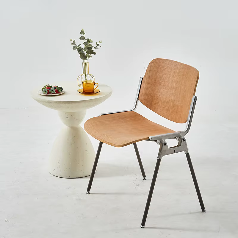 Chaise de café Castor en noyer