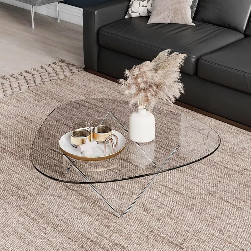 Table basse moderne en verre irrégulier