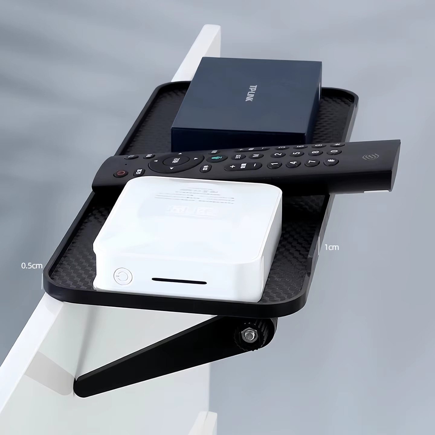 Console multimédia en ABS massif avec étagère
