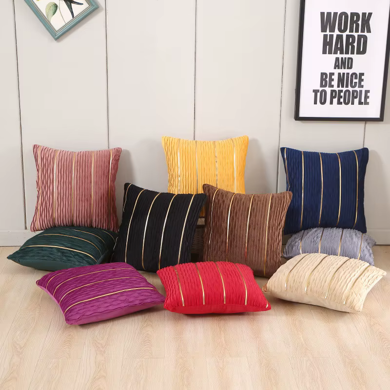 Housse de coussin en velours hollandais à rayures dorées