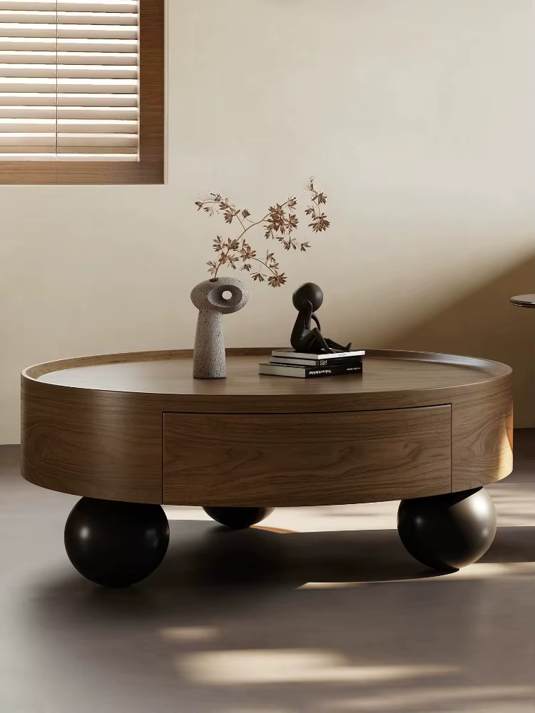 Table basse ronde de style médiéval