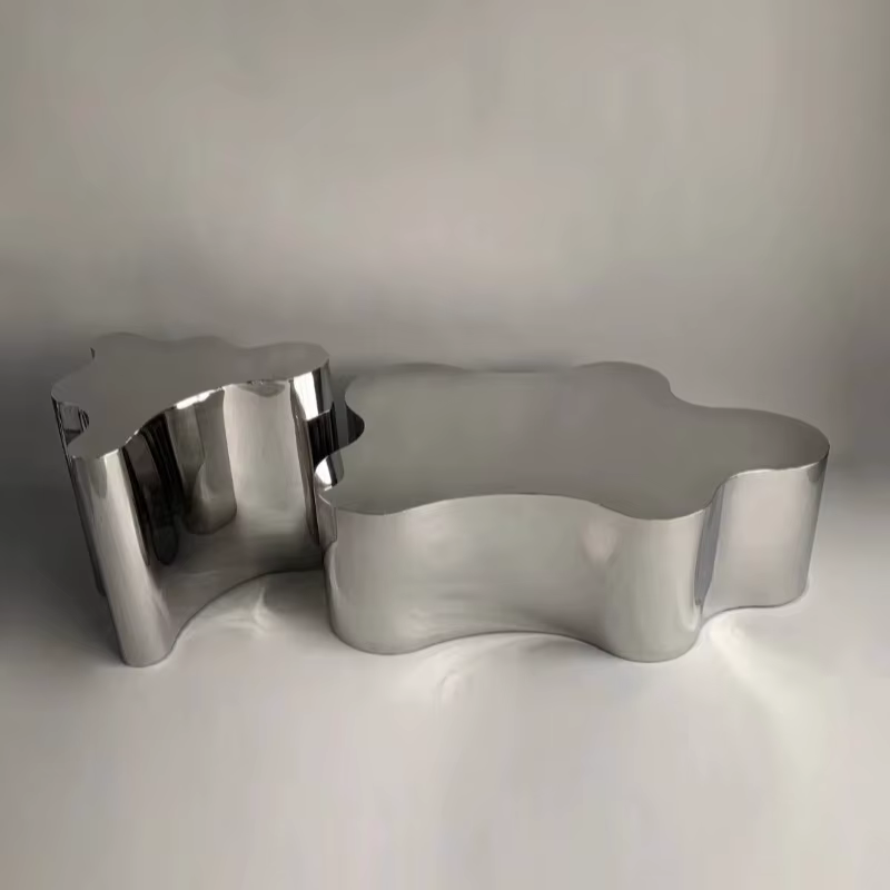 Table basse de luxe en métal