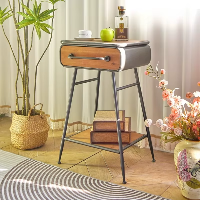 Table basse esthétique à couverture rigide