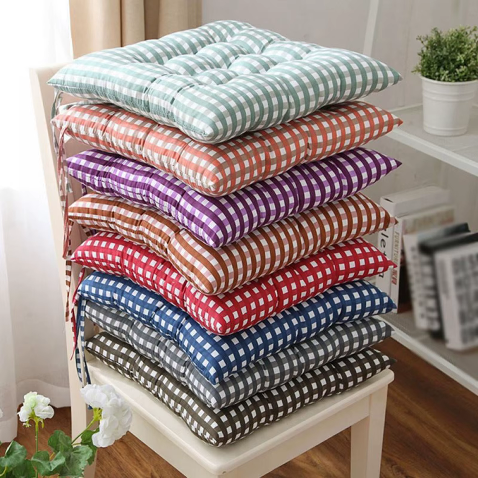 Coussin de siège de chaise carré à carreaux avec sangle coordonnante